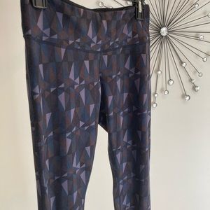 LULULEMON 🍋 Purple Geo Patterned Wunder Unders, sz 6